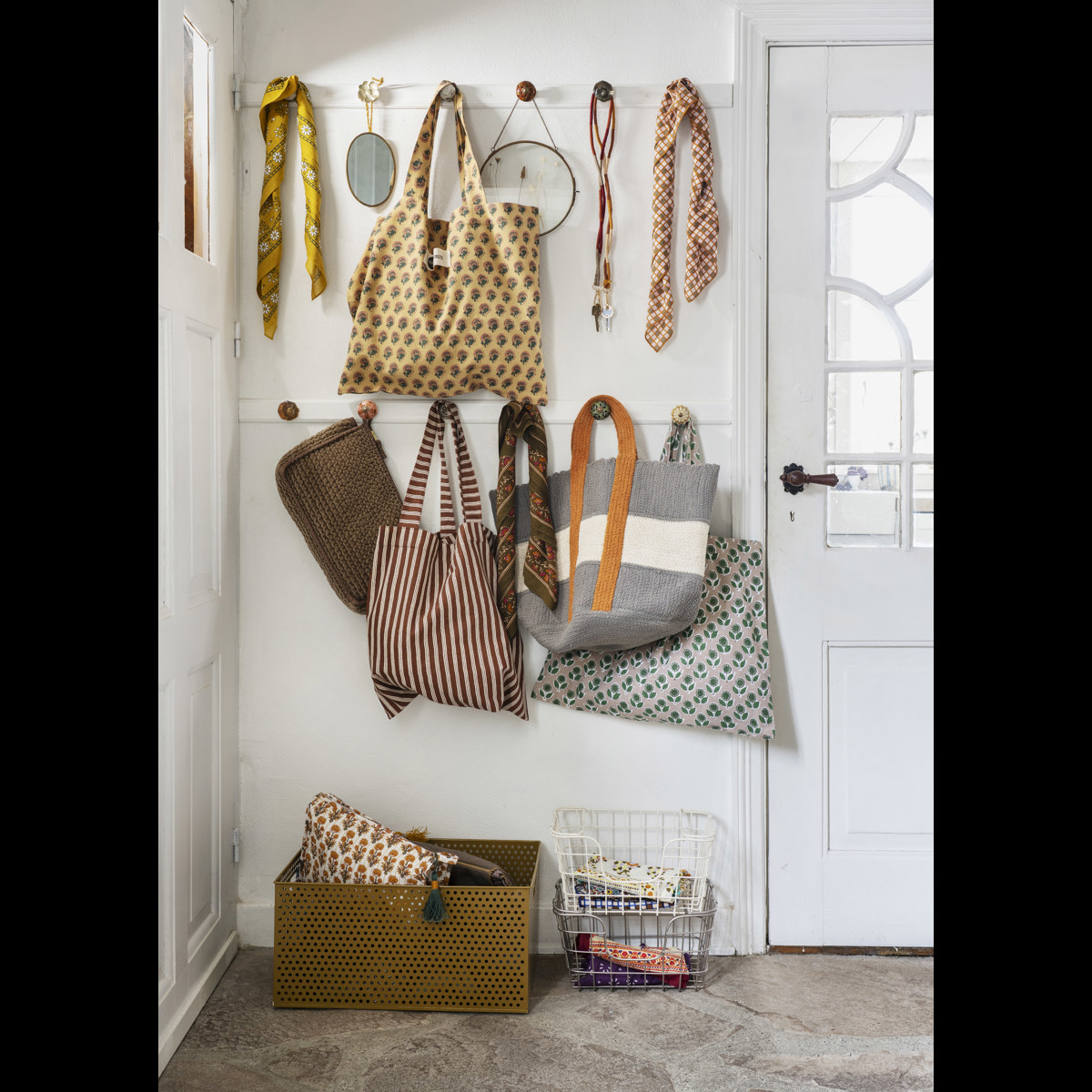 Quilted velvet washbag