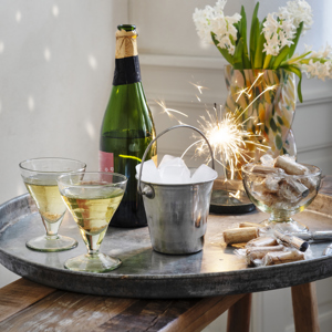 Cocktail glass w/ cutting