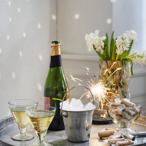 Cocktail glass w/ cutting