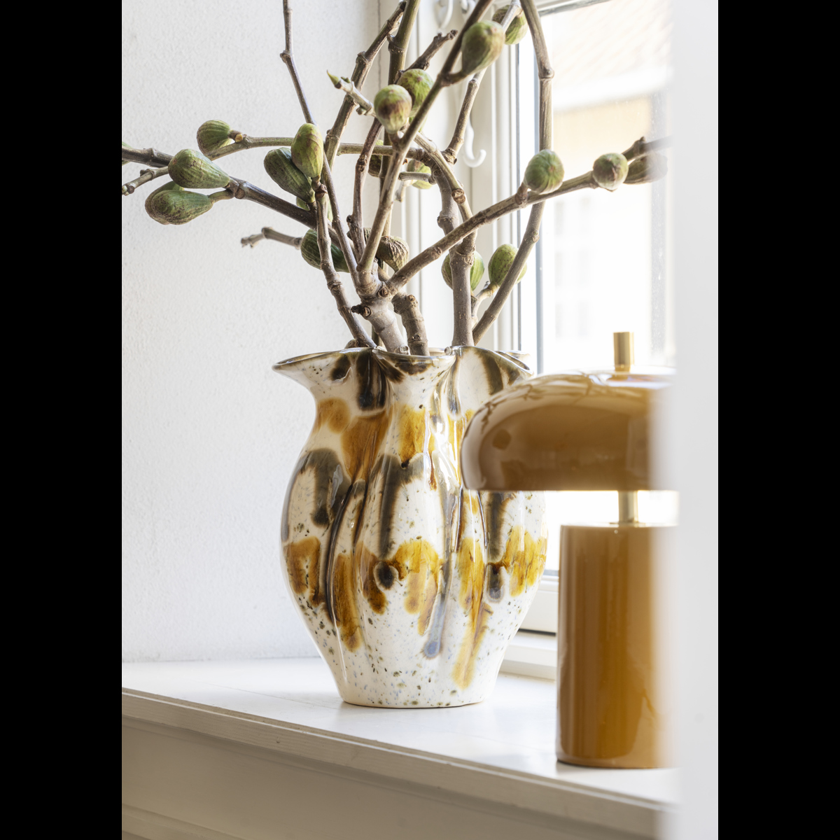 Enamel table lamp