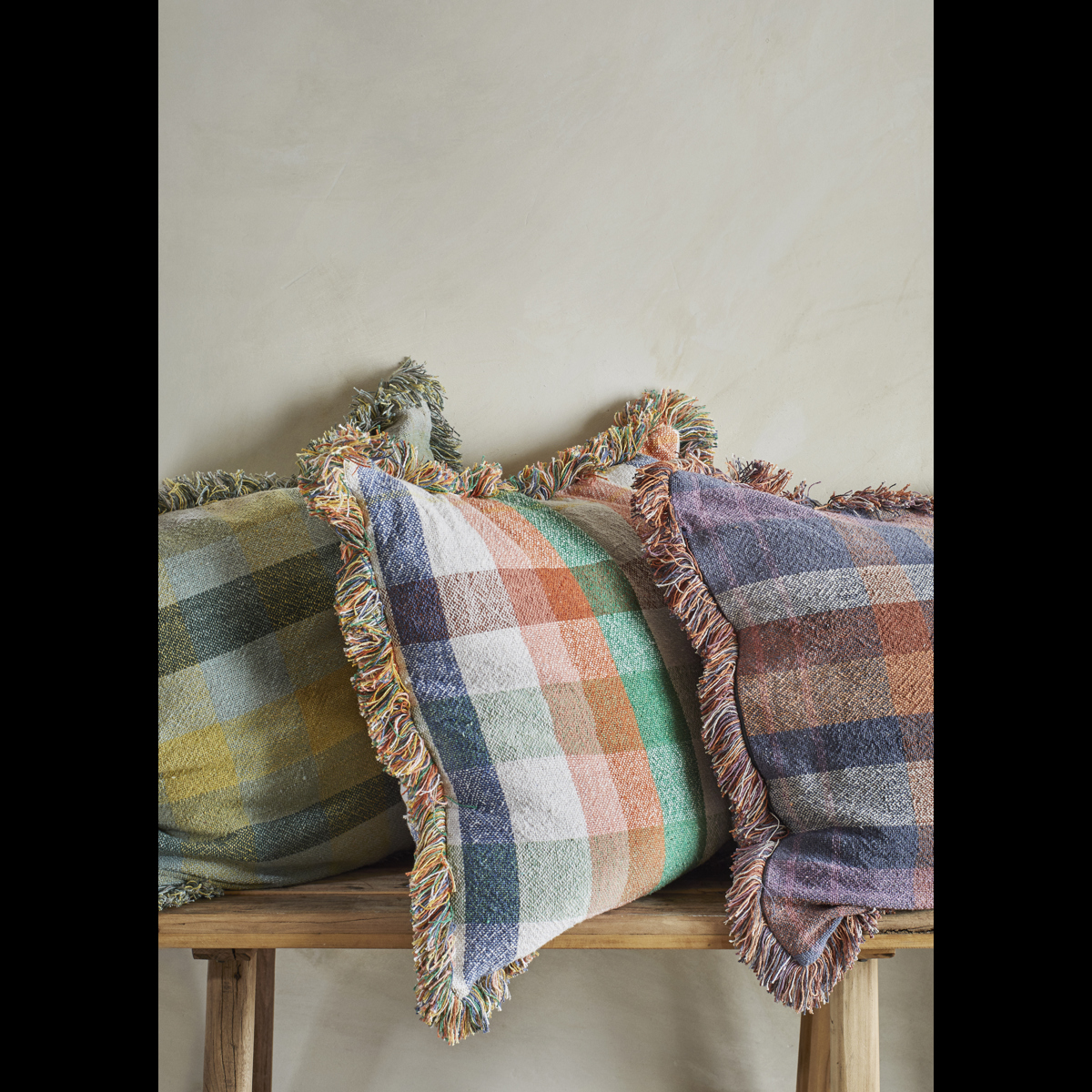 Checked cushion cover w/ fringes Checked cushion cover w/ fringes