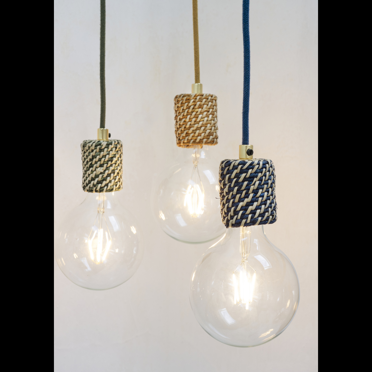 Seagrass bulb holder