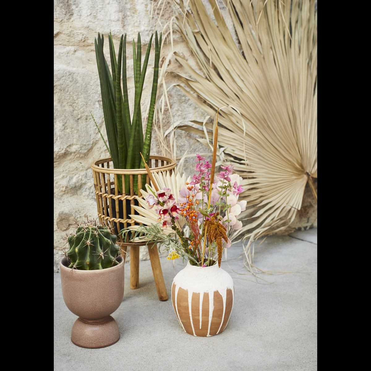 Stoneware flower pot