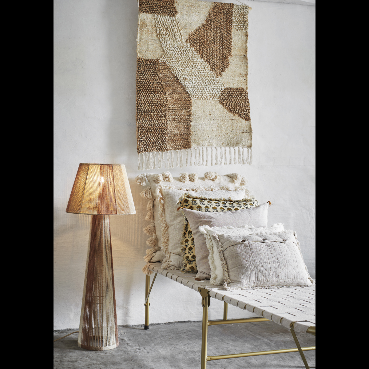 Jute floor lamp